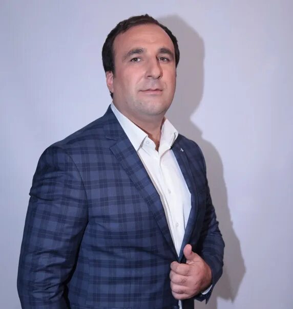 Тания 2. Теймураз тания. теймураз тания актер. теймураз тания квн.
