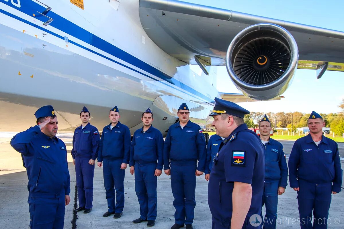 Выплата вкс. Экипаж АН-124 Сеща. Ил 76 Сеща. АН-124-100 Сеща.