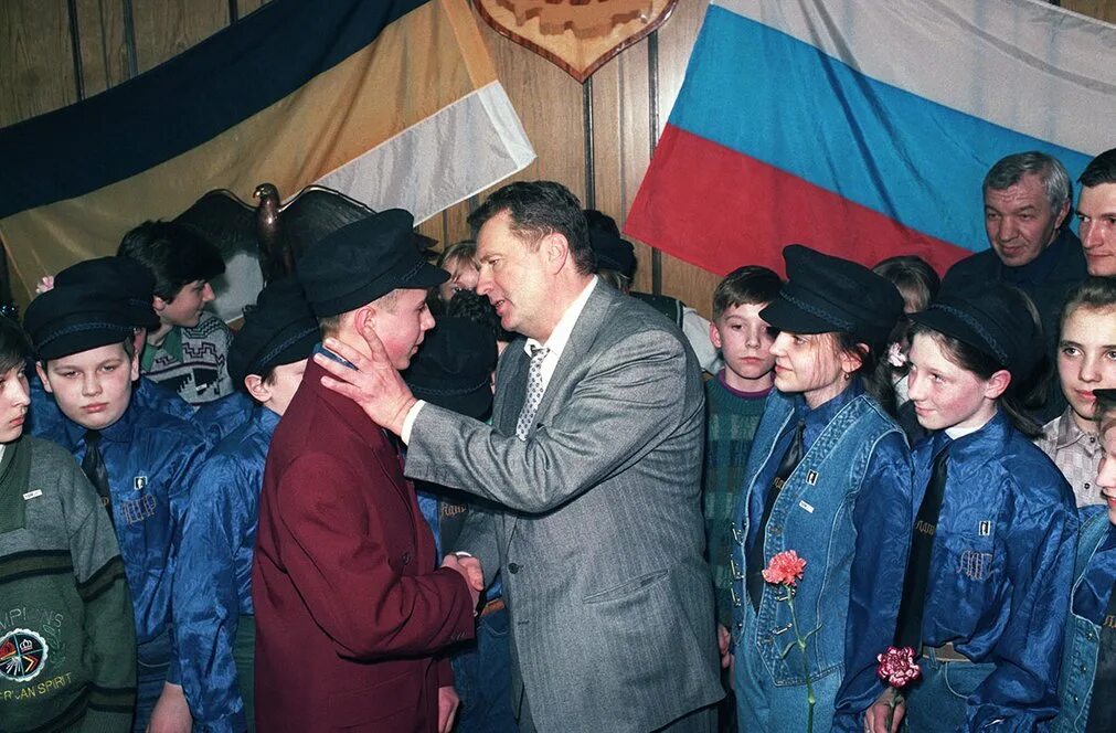Жириновский 1994. Жириновский 1991. Россия 90 х экономика
