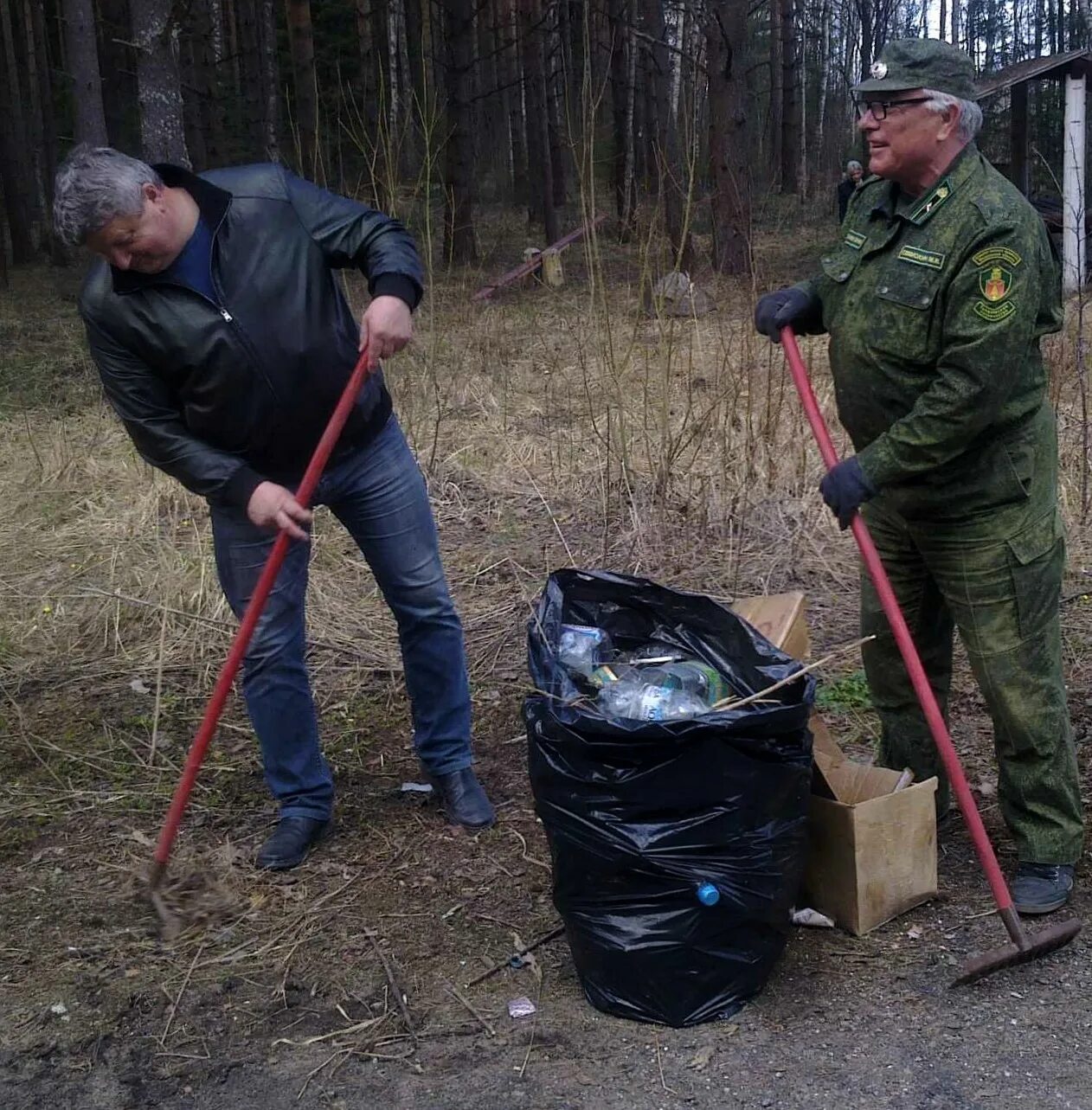 День х новости. Савицкий Кармановское лесничество. Кармановское лесничество новости. Уборка кладбища Салтыково.