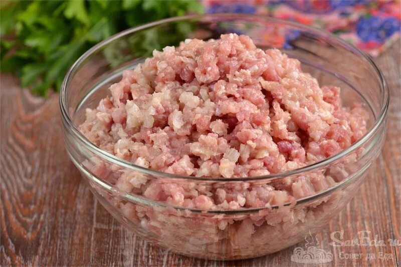 Фарш кур филе. Фарш куриный. фарш из курицы. фарш из куриной грудки. фарш куриный домашний.