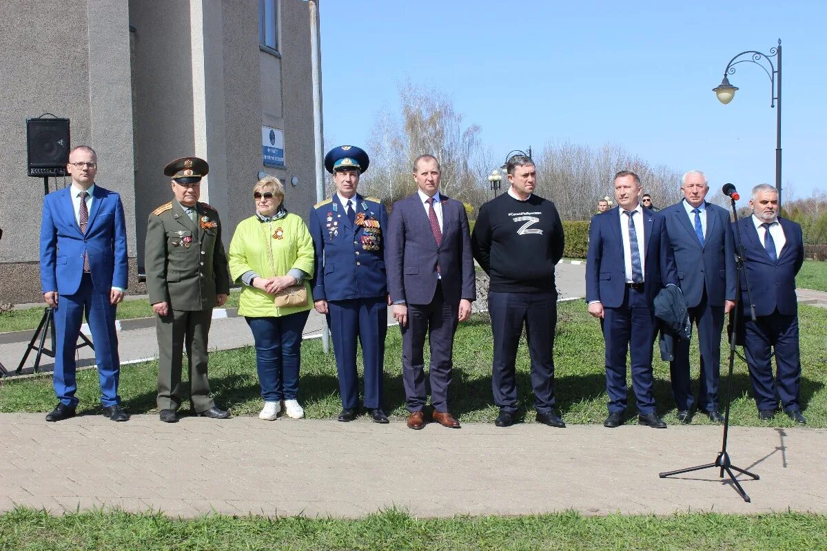 Казаки поселок Майский Белгородской области. Белгород Майская гимназия бомба. Поселок Майский. Вручение домов участковым Белгородский район поселок Майский 2021. 1 мая белгородская область