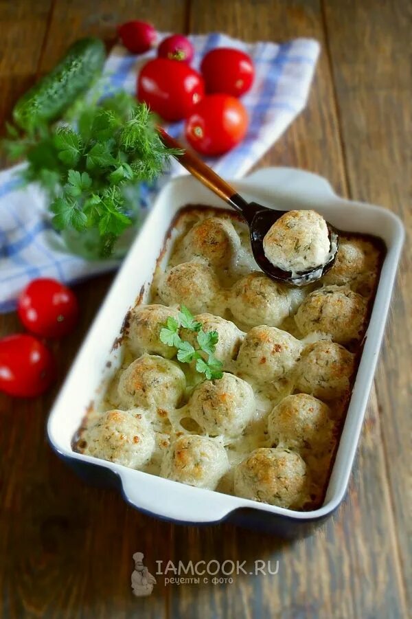 Сколько в духовке куриные тефтели. Тефтели. тефтели куриные. тефтели в соусе. тефтельки в сметанном соусе.