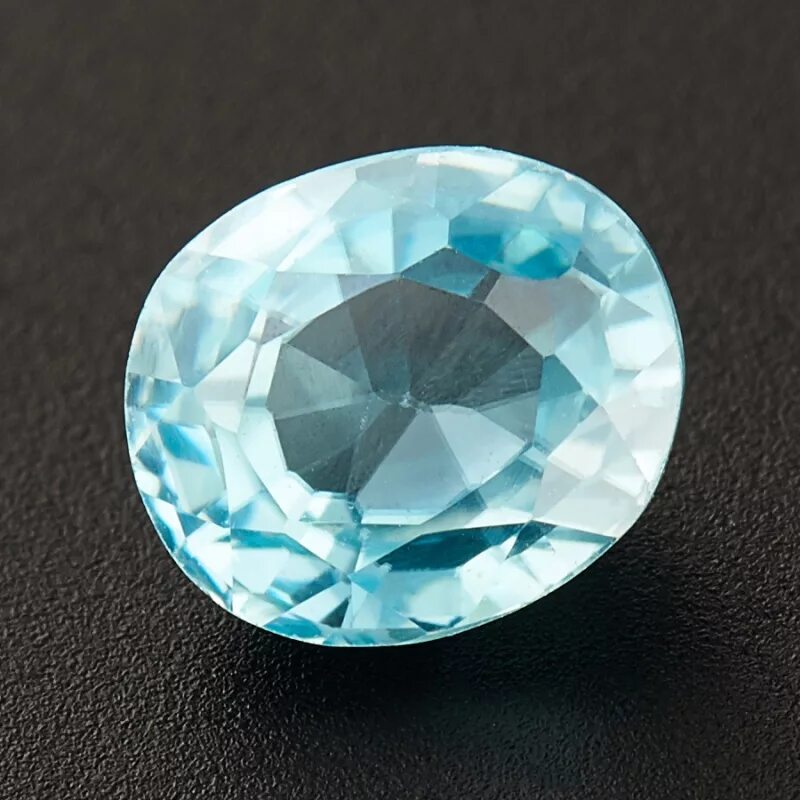 драгоценные камни серого цвета. камень минерал петалит. цвет серый сапфир. драгоценные камни серого цвета. серый прозрачный камень.