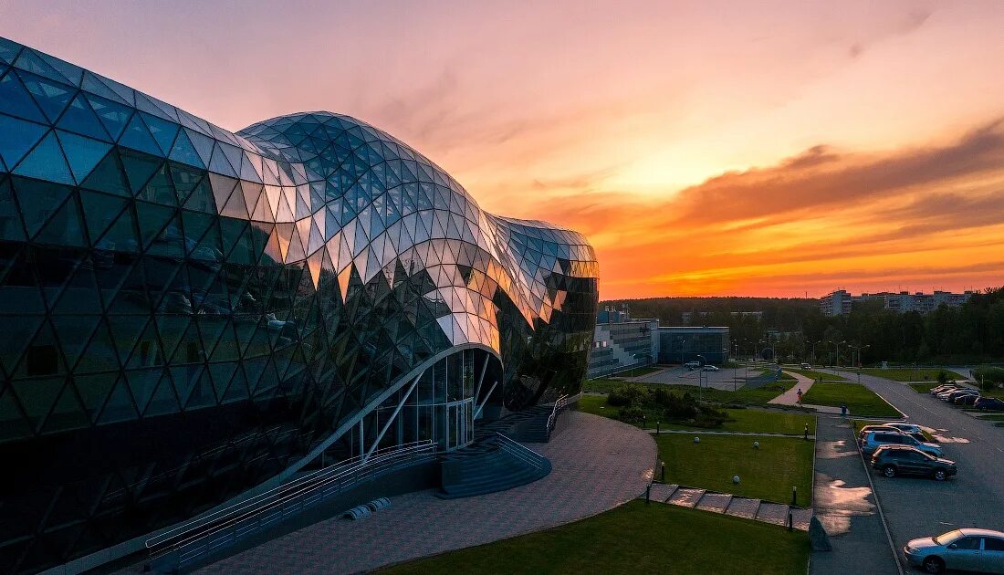 Научный центр земля. Биотехнопарк новосибирск. Музей земли нгу. Научный центр в москве в сколково. Футуристические проекты.