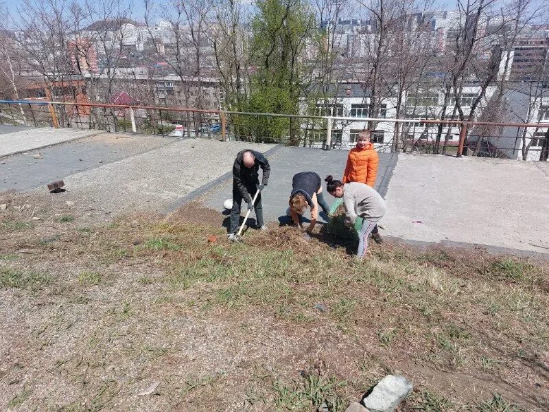 Площадку убирают. Площадку убирают