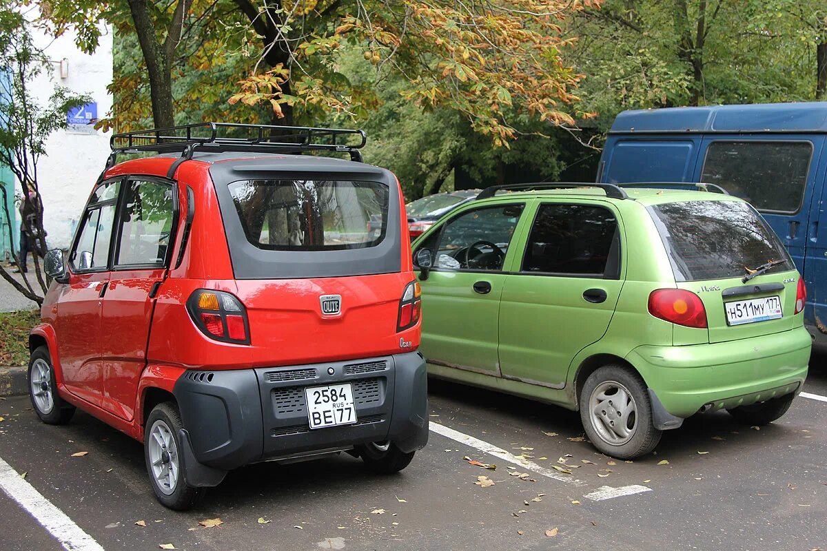 Куплю самый дешевый автомобиль. Индийская машина Bajaj. Bajaj Qute. Индийская малолитражка Bajaj. Индийское авто Bajaj Qute.