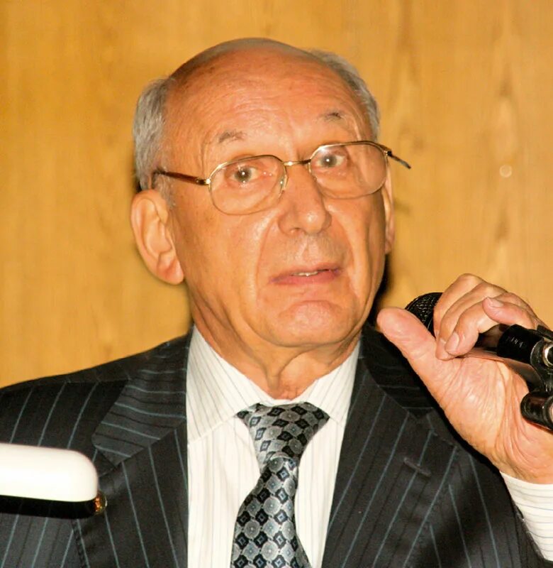 Академики академии медицинских наук. Петров ректор волггму владимир иванович. Игнатов владимир дмитриевич ссср. Академика рамн оганес варданович оганесян. Академики рамн академики рамн.