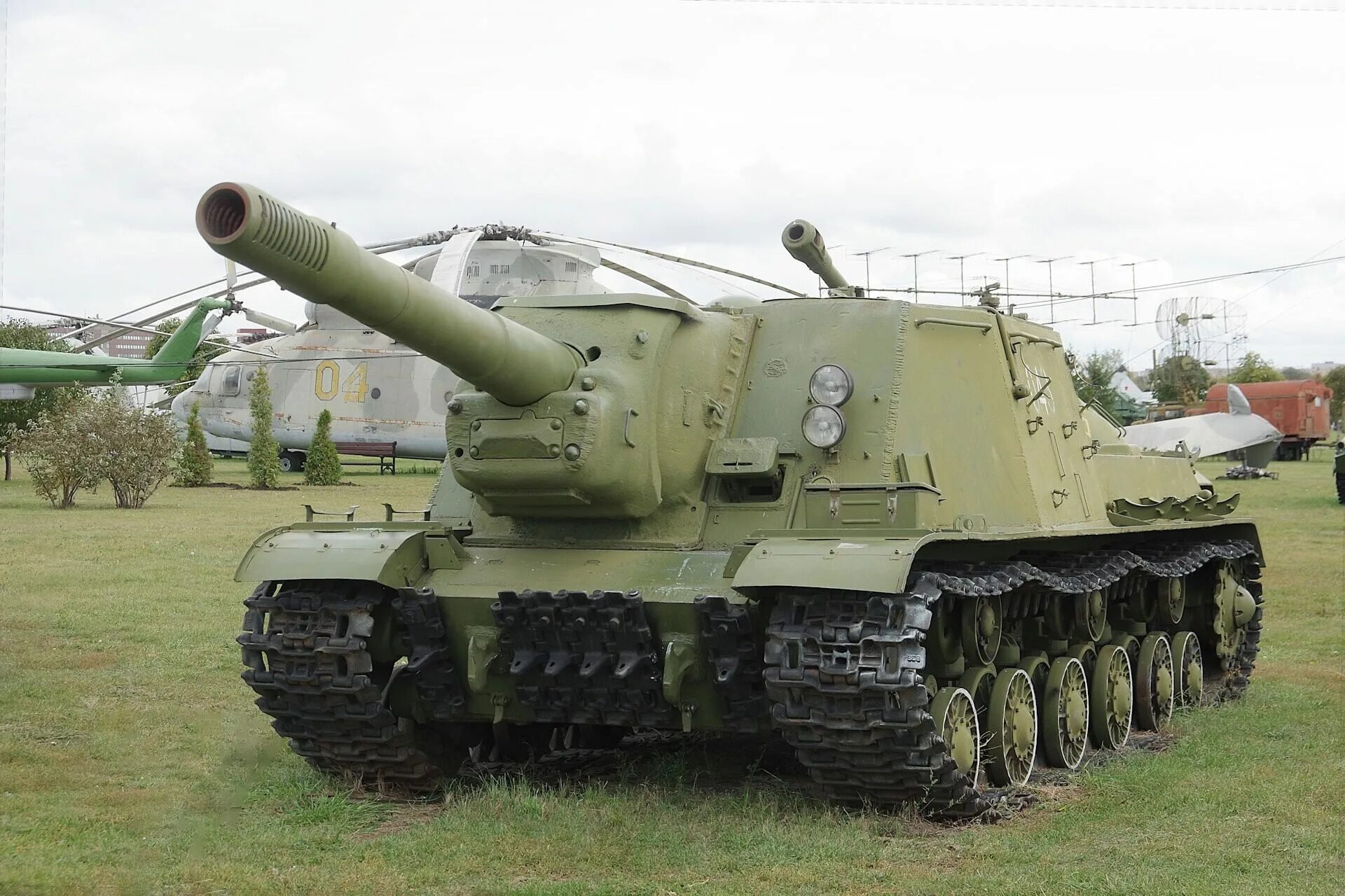 Ису 152 бл 10. Парк победы ису 152. Ису 152 2 самоходная. Ису-130 самоходная артиллерийская. Ис со 152мм пушкой.