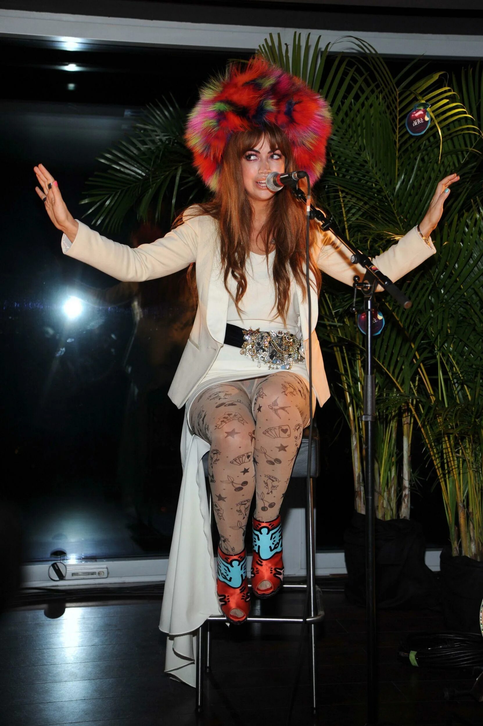 Aura dione певица