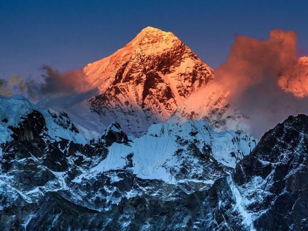 Гималаи Эверест Джомолунгма. Гора Эверест (Джомолунгма). Гималаи. «Сагарматха» = Эверест = Джомолунгма). Непал Гималаи Эверест.