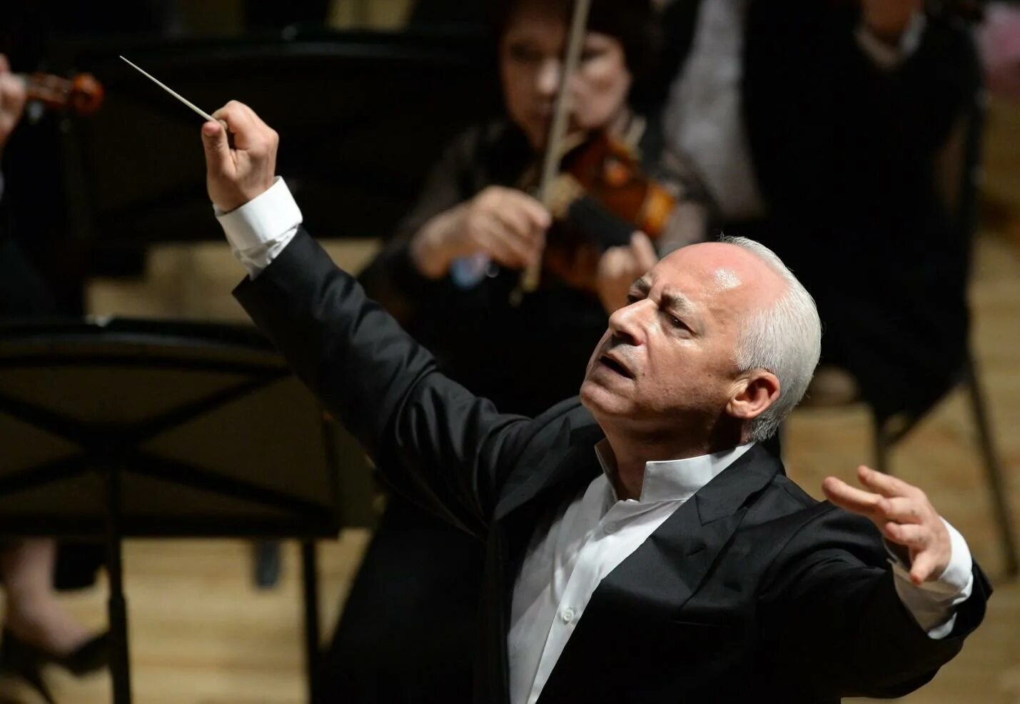 В треугольнике cde точка m. В двух оркестрах 157 исполнителей причем. В двух оркестрах 157 исполнителей причем. Сделать проверку примеров столбиком. Григорий воскобойник джаз.