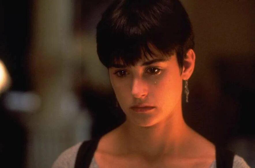 Pin di Arthur su Demi Moore née le 11 novembre 1962 Demi moore, Acconciature, Ca