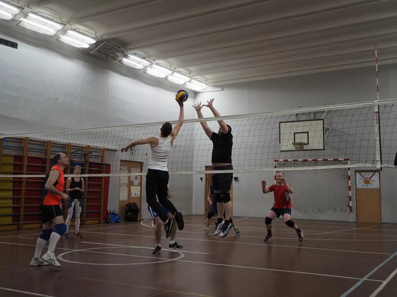 Специальная подготовка волейболиста. Тренировка волейболистов. Волейбольные тренировки. Волейбольные тренировки. Волейбольные тренировки.