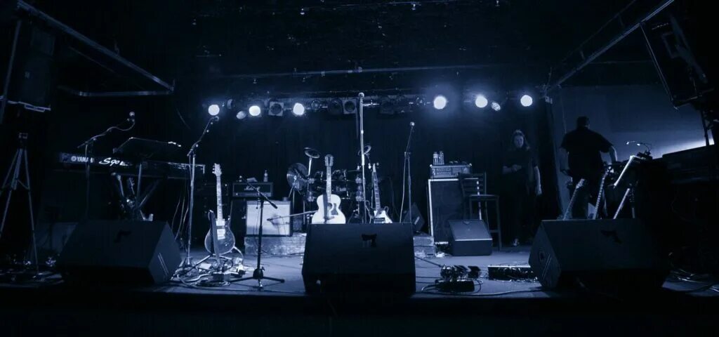 Музыкант на сцене. Группа ghost концерт. Живое выступление фото. Музыкальный концерт. Групповой концерт.