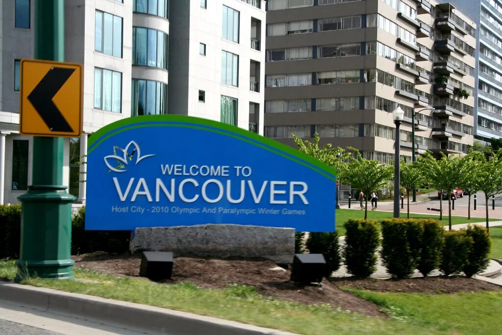 A woman from vancouver canada came. A woman from vancouver canada came. Commute to work. Канада туризм ванкувер. A woman from vancouver canada came.