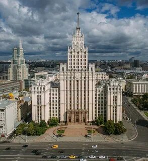 Площадь красных ворот