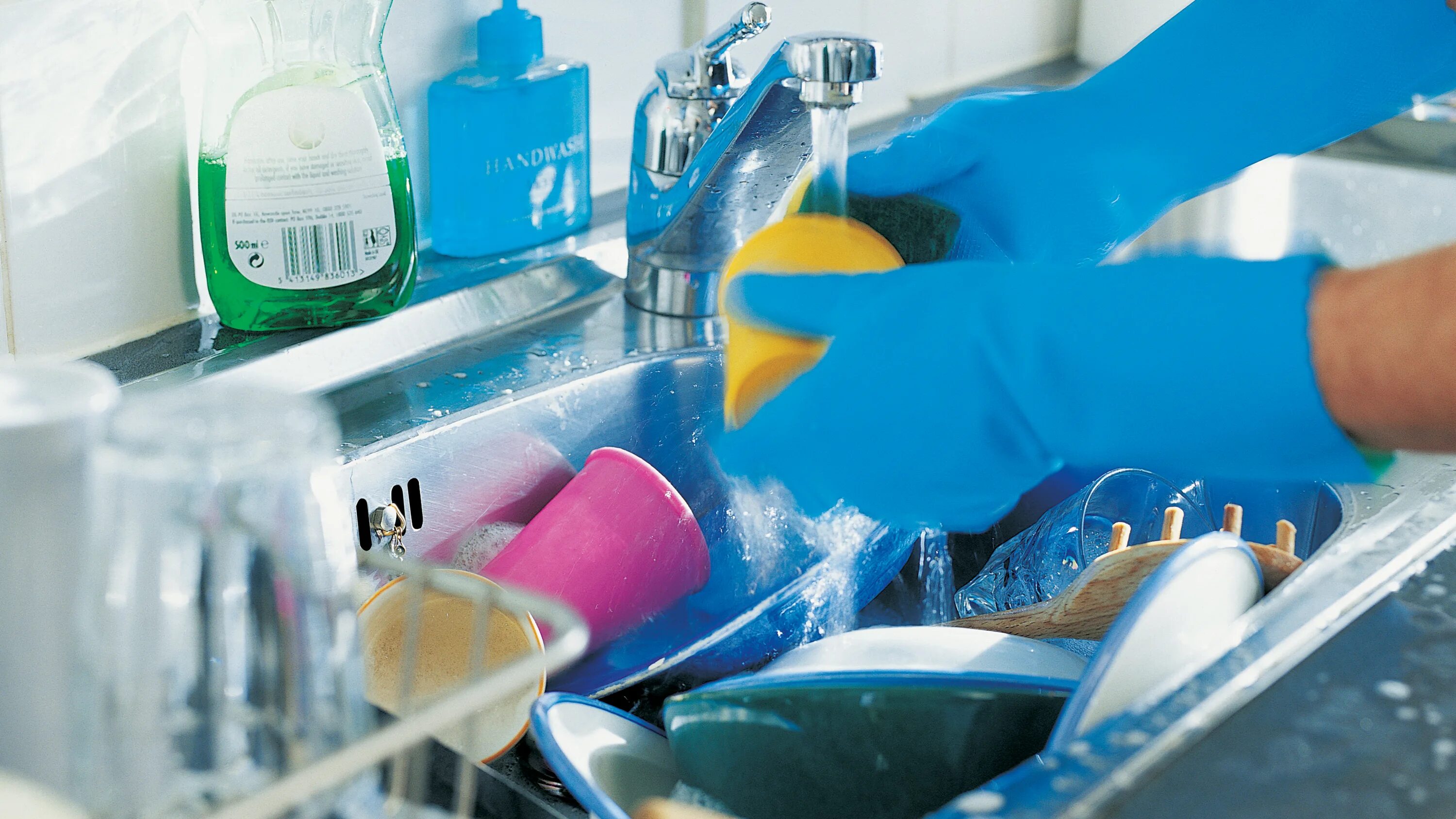 Мытье посуды. Мойка посуды. Мыть посуду картинка. Washing dishes. Стоит мытья посуды