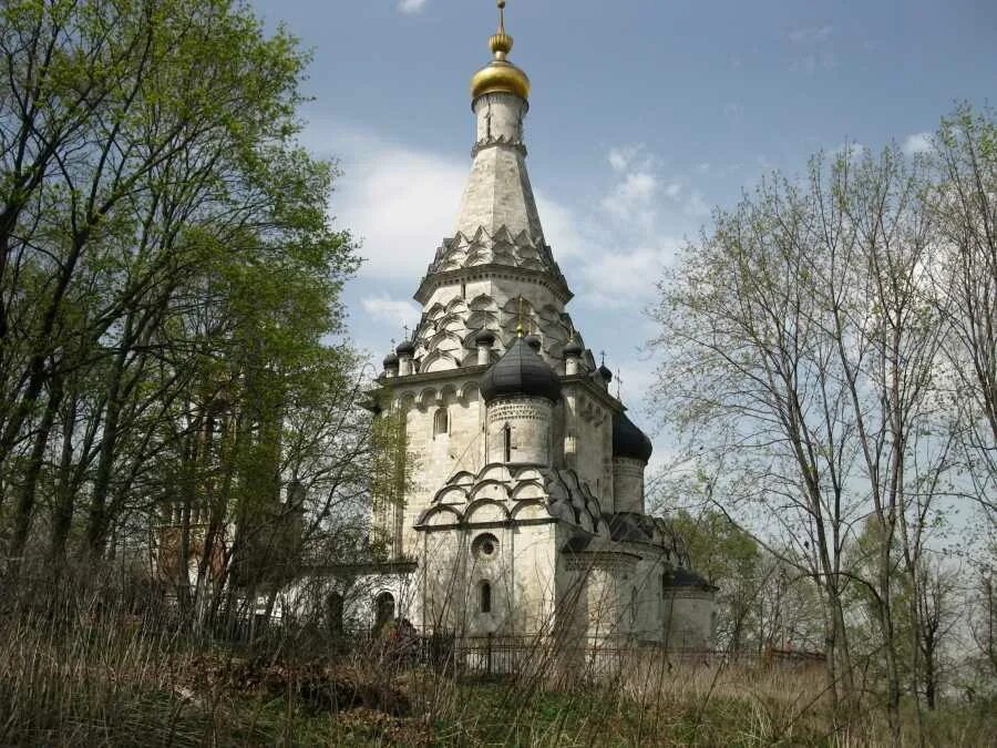 Села остров. Церковь спаса преображения в селе остров. Заброшенные города россии. Красоты россии. Село остров ленинского района московской области.