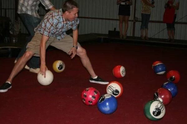 игра с тяжелым мячом. футбольный мяч. игра de petanque. гладкий фитбол 65 см. гигантский мяч.