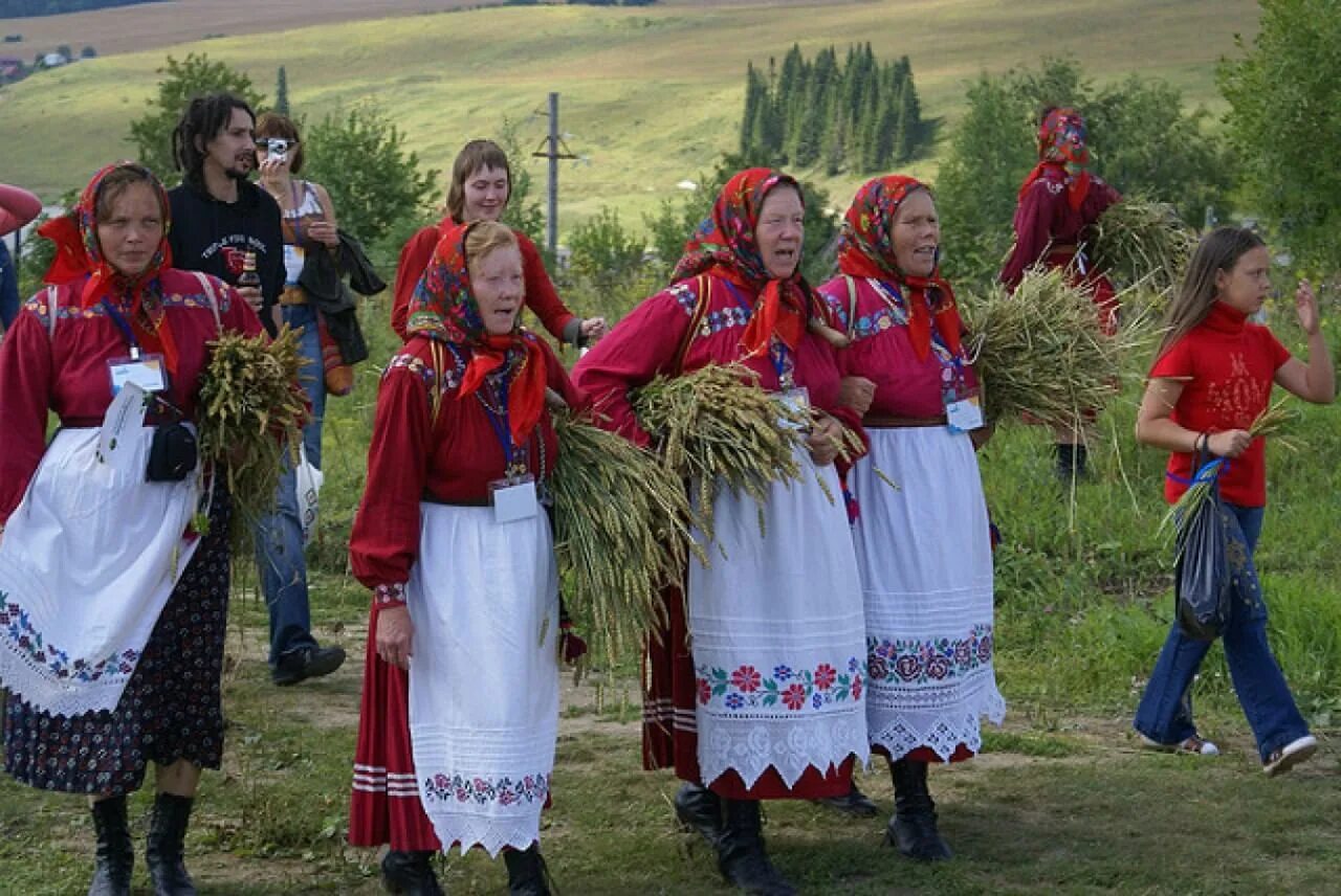 Первый в республике национальный. Народы Пермского края Коми пермяки традиции. Народы.Коми.Коми.пермяки. Традиции Коми народа Республики Коми Пермяков. Народы Коми Пермяцкого округа.