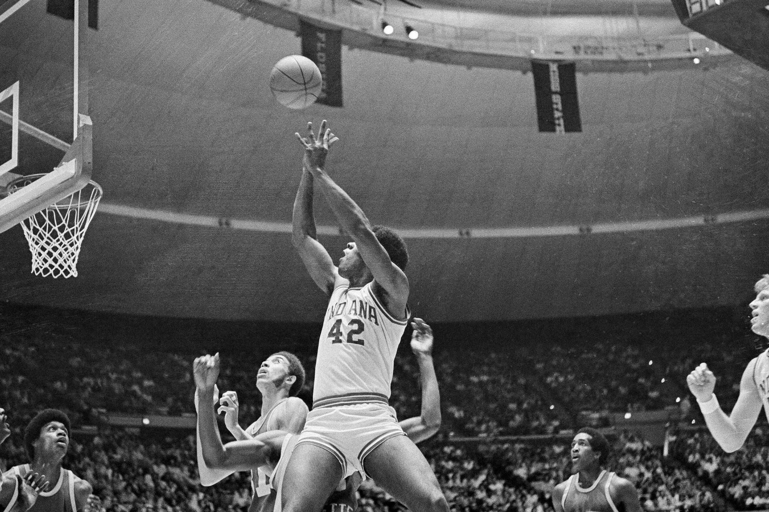 Баскетбол стар. Баскетбол 1932. Баскетбол шсл. Уилт чемберлен баскетболист. Билл расселл американский баскетболист.