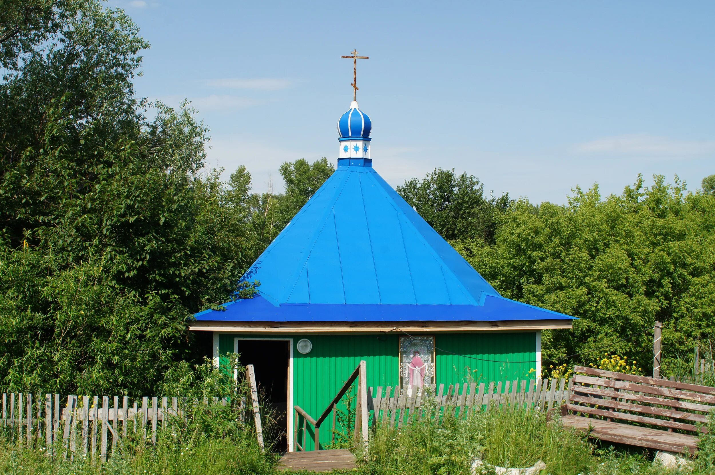 Деревня новомихайловка. Святой источник Федоровка Федоровский район Башкортостан монастырь. Федоровский район Святой источник. Дедовский монастырь Федоровский район Святой источник. Часовня Покрова Божией матери Усолье.