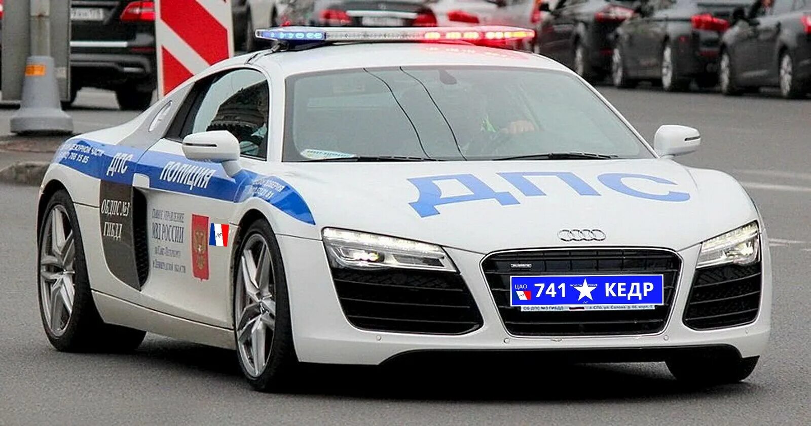 Ауди р8 полиция. Ауди р8 ДПС Санкт-Петербург. Audi r8 полиция. Полицейская Ауди р8 в России. Дпс питера