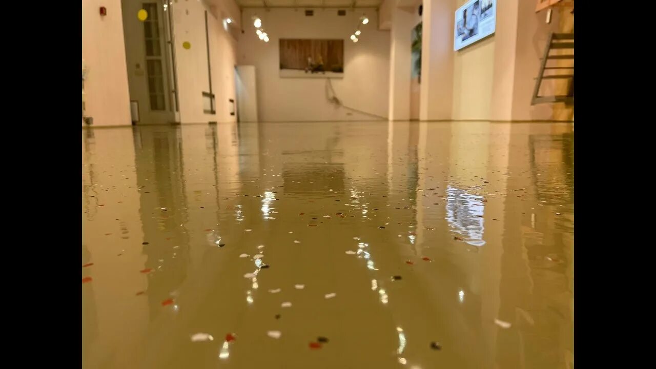 Finlux наливной пол. Finlux наливной 10 20. Пол наливной полимерный противоскользящий. Наливной пол для гаража finlux f-2047. Полимерный пол с чипсами.