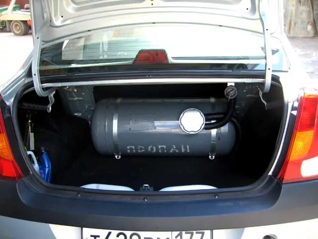 логан подкапотное гбо. рено логан баллон гбо. рено логан на газу новый. Renault logan на газу. гбо газ баллон метан.