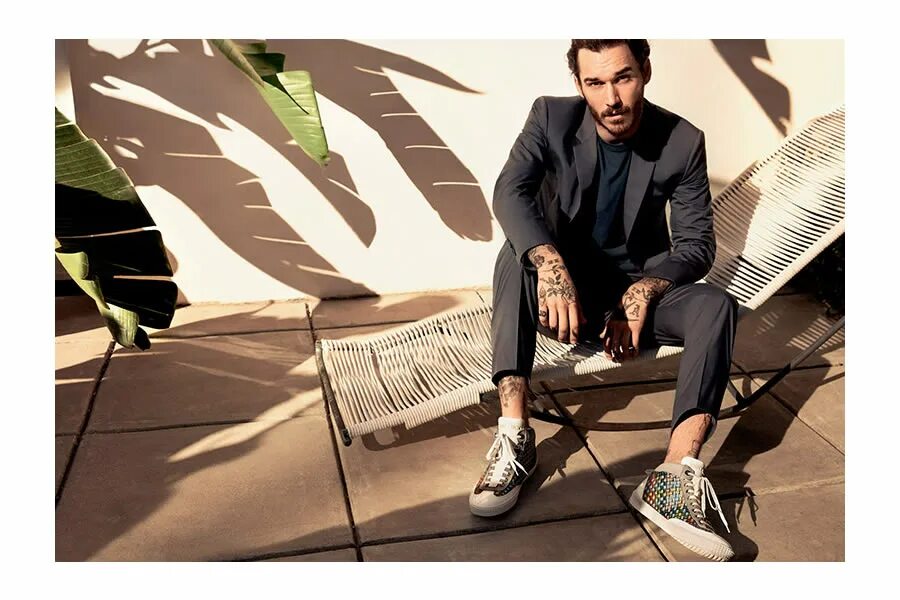 Человек ботинок. Кроссовки Джимми Чу мужские. Jimmy Choo кампейн. Джимми Чу туфли мужские. Джимми Чу человек.
