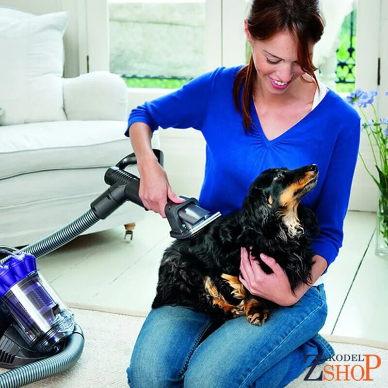 Пылесос для уборки шерсти животных. Dyson насадка для вычесывания собак. насадка на пылесос дайсон для шерсти животных. пылесос дайсон для собак. уборка домашние питомцы.