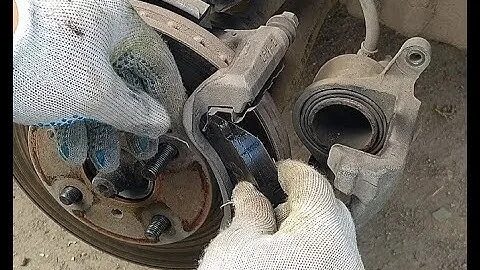 Замена тормозных колодок тойота видео