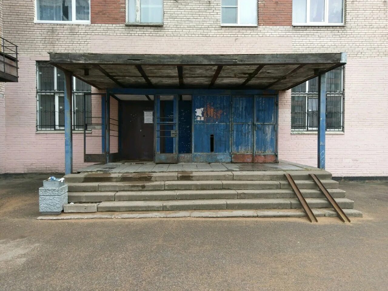 Центры социального обслуживания санкт петербург. Улица сторожевая курск. Центр контакт спб. Спб гбу контакт. Центр контакт спб.