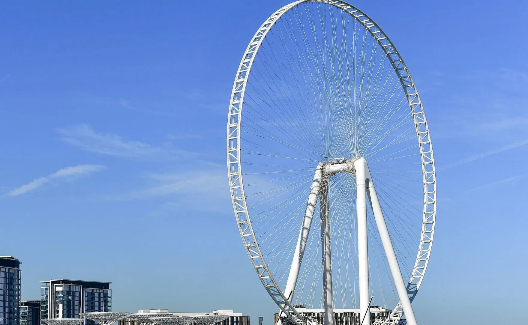 Колесо обозрения дубай. Оаэ колесо обозрения дубай. Dubai eye колесо обозрения. Самое высокое колесо обозрения в дубае. Око дубая колесо обозрения.