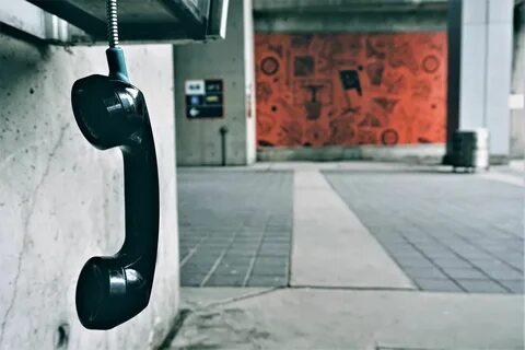 Снять трубку телефона