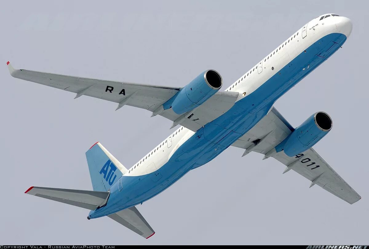 Какая страна выпускает самолет ту 204. Tupolev tu-204. самолёт ту-204/214. самолёт ту 204 100с. ту-204-100.