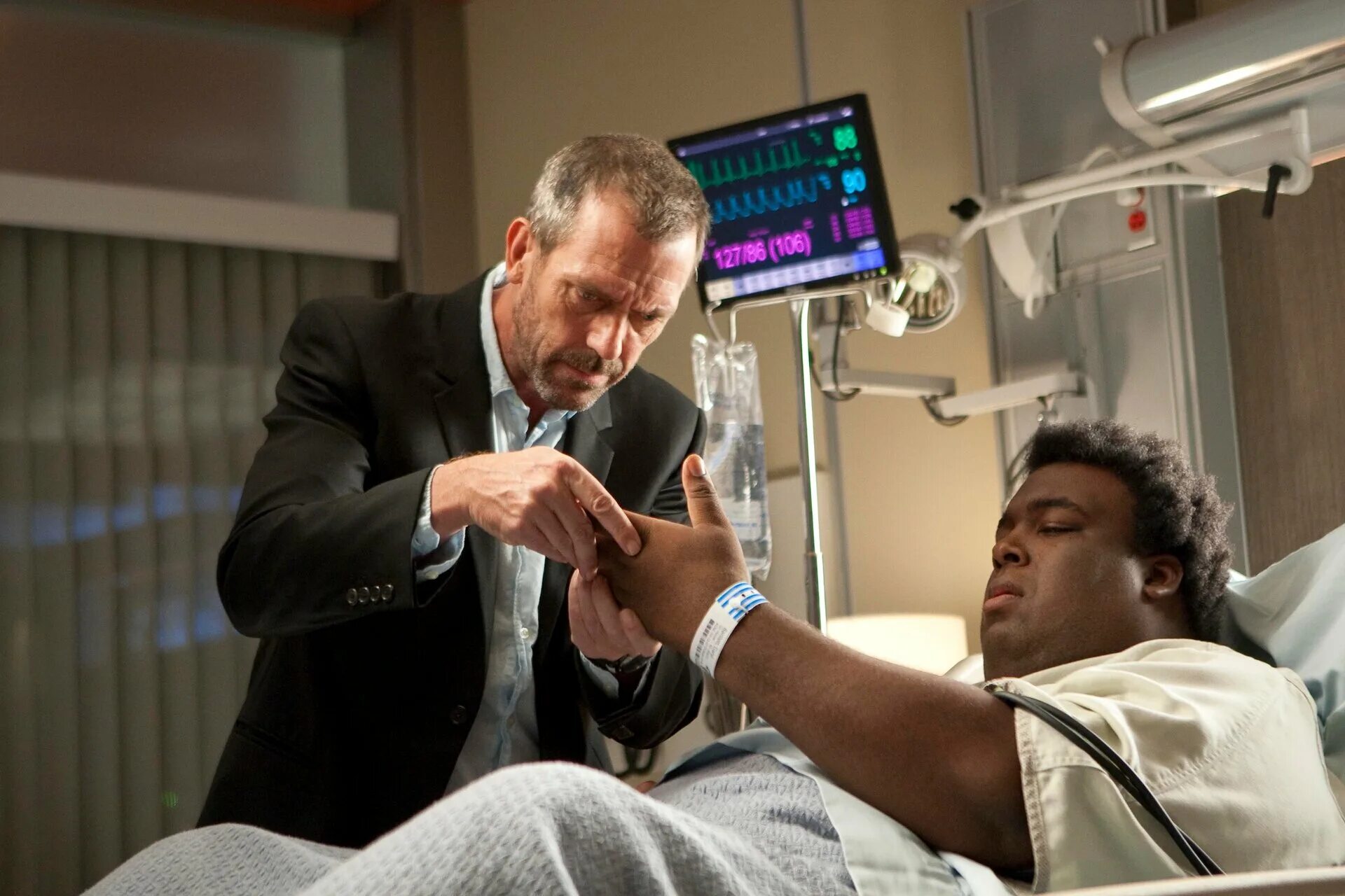 доктор хаус 6 12. адевале акинойе-агбаже тюрьма оз. доктор хаус валери. хью лори доктор хаус 5 сезон. 177 серия доктор хаус.