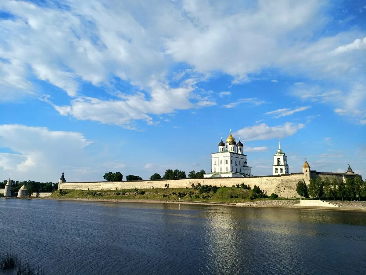 на берегу великого