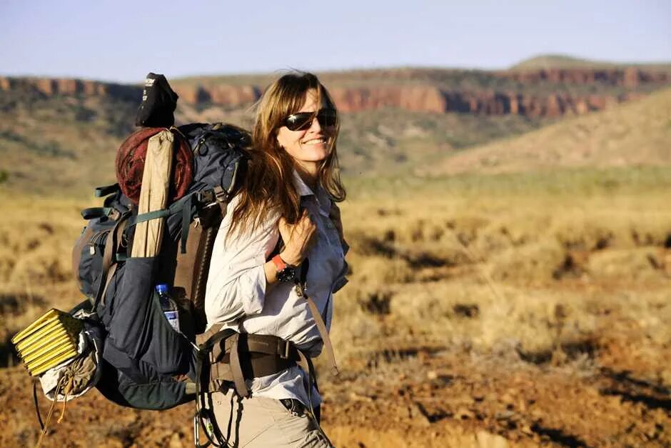 Красивая девушка путешественница. Красивая девушка путешественница. Девушка путешественница. Рюкзак для путешествий. Девушка путешественница.