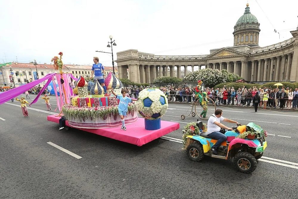 фестиваль цветов в санкт-петербурге. фестиваль света спб. фестиваль цветов. фестиваль бывшие в санкт петербурге. фестиваль цветов на площади островского 2022.