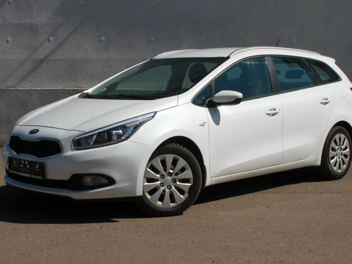 Kia Ceed 2015 универсал. Kia Ceed белая универсал 2015 года. Kia Ceed 2015 белый универсал. Kia Ceed 2015 белая. Кия сид 2015 год