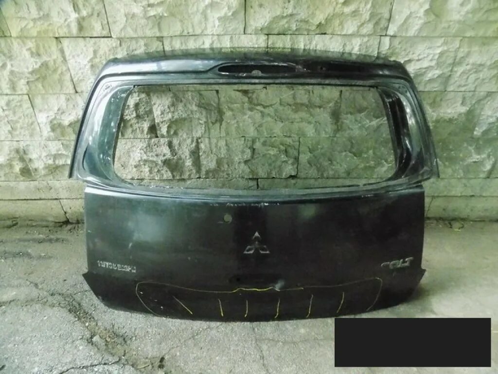 Митсубиси паджеро спорт крышка багажника. Полка в багажник на митсубиси паджеро спорт 2. Пятая дверь паджеро 2. Дверь багажника митсубиси паджеро спорт 1998. Дверь багажника митсубиси паджеро спорт 2.