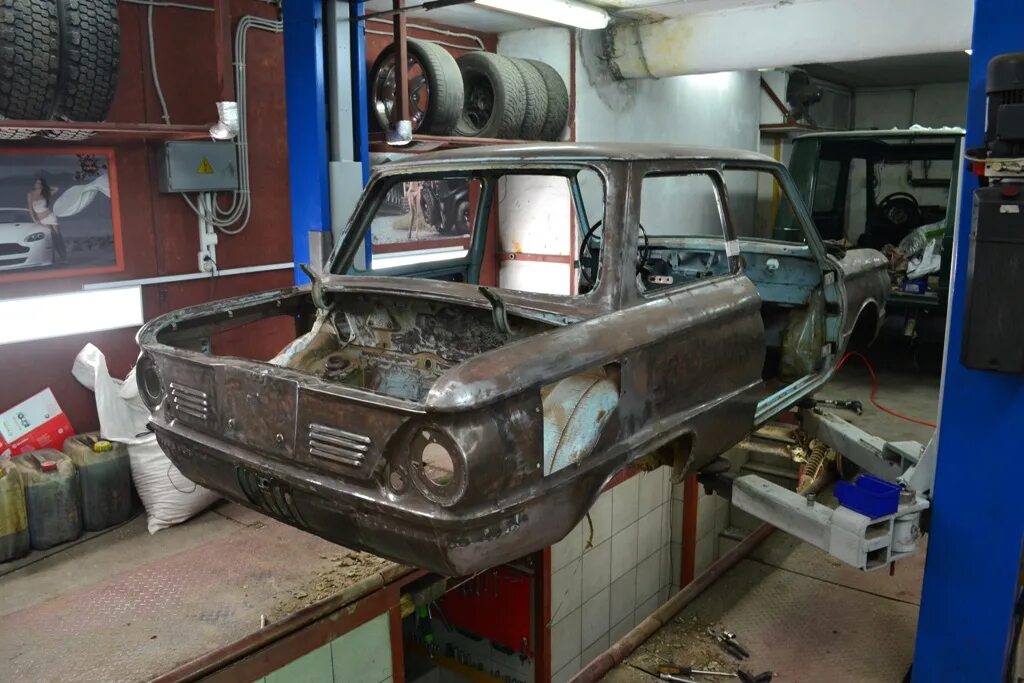 Ржавая ауди 920 1938. Автомобильная реставрационная мастерская. Реставрированная ваз 2101. Отреставрированные автомобили. Старые отреставрированные машины.