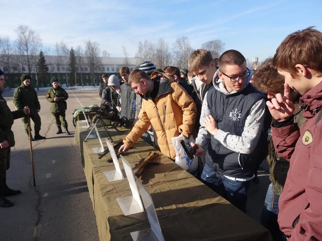 Вызов сертолово. Воинская часть 64427 сертолово. день п. сертолово. первый отдел в сертолово съемки. григорий служба в сертолово.
