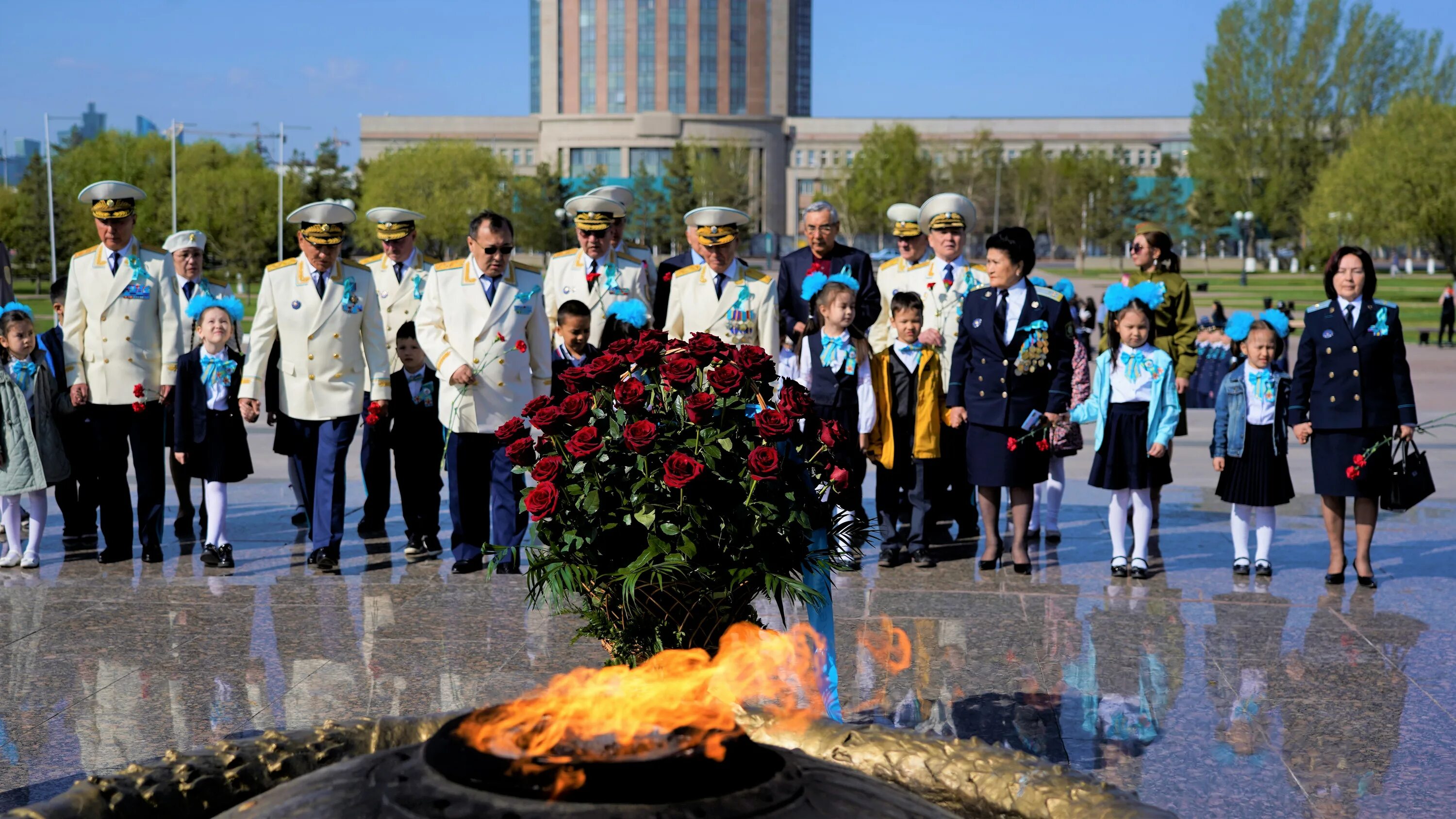 Праздники в казахстане в 2024 выходные. Празднование 9 мая в Казахстане. 7 Мая праздник в Казахстане. С днем Победы казахстанцы. Празднование Победы в Казахстане 2022.