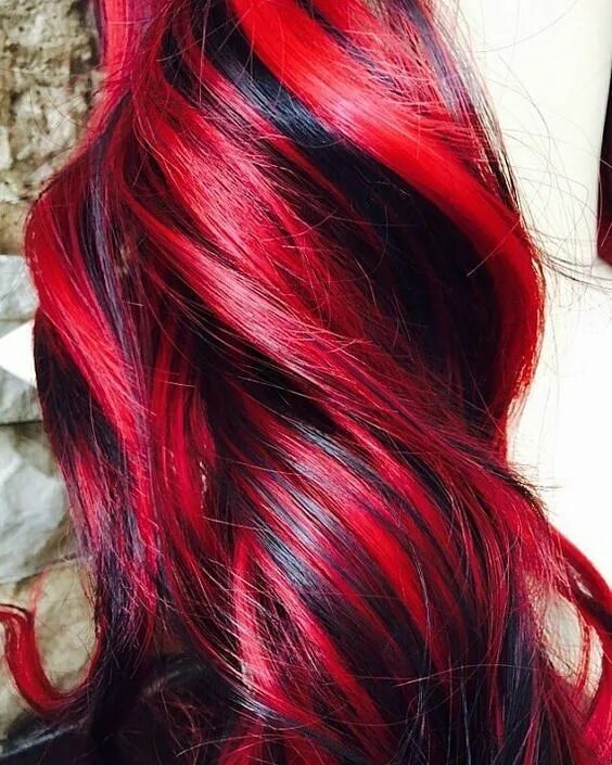 Как выглядит красный на темных волосах red black hair Pelo moreno con mechas, Tintes de cabello, Coloración de cabello