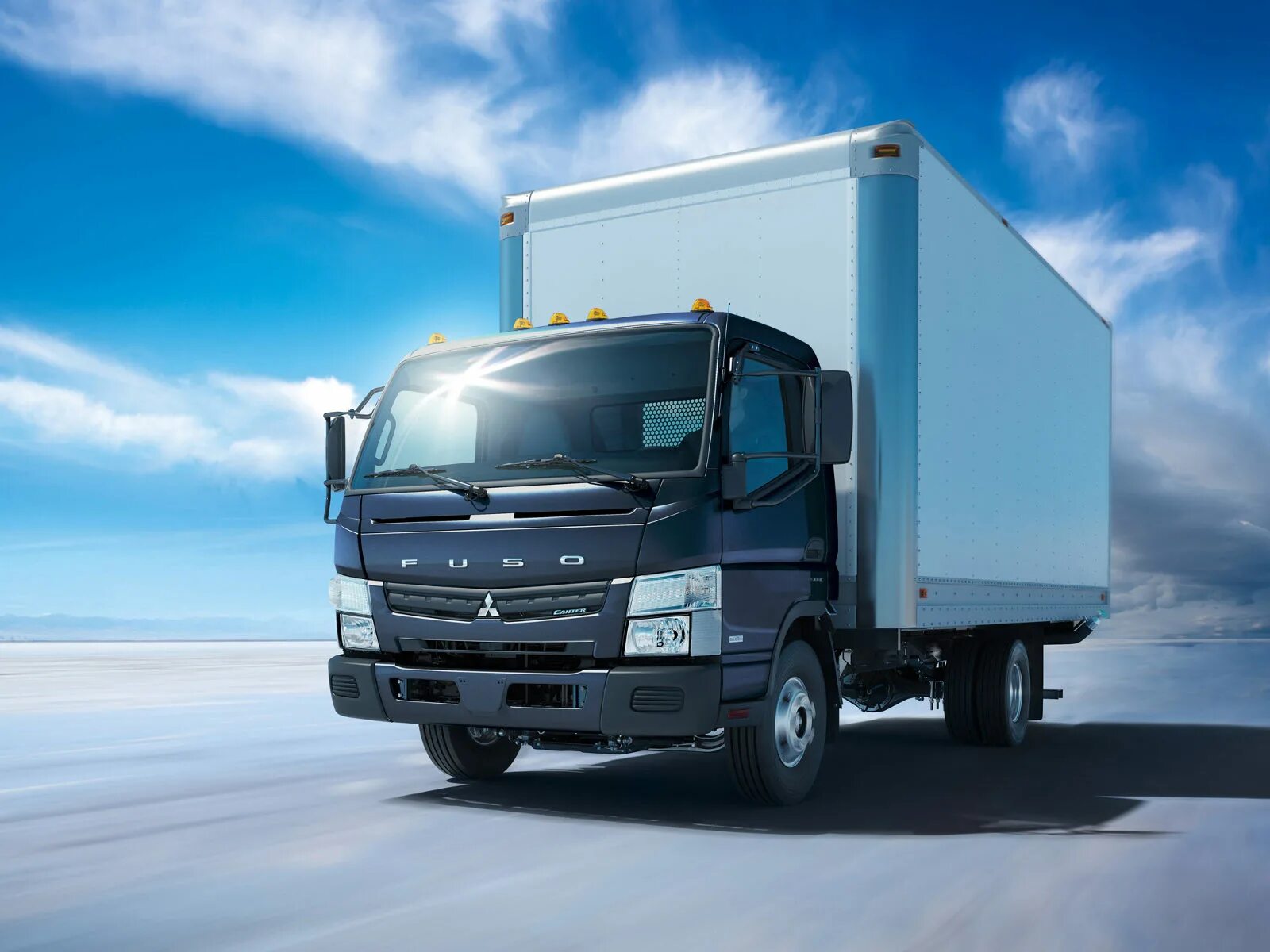 Грузоперевозки межгород цена за км. Mitsubishi Fuso Canter. Mitsubishi Fuso Canter 5 тонн. Мицубиси Фусо Кантер. Mitsubishi Fuso Canter 2010.