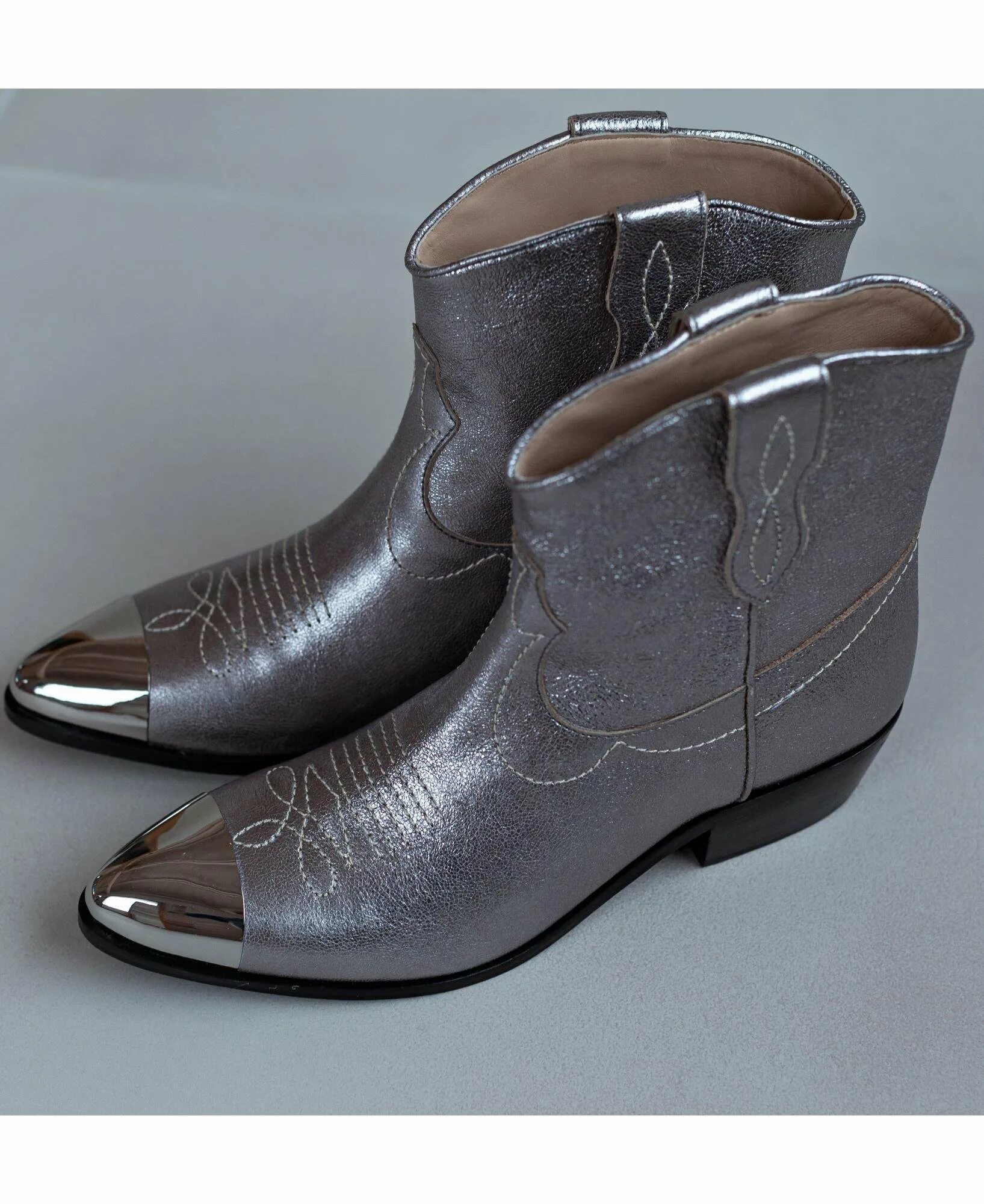 Ботинки казаки esprit. Казаки обувь женская. Сапоги казаки цум. Zenden казаки женские. Сапоги казаки рандеву.