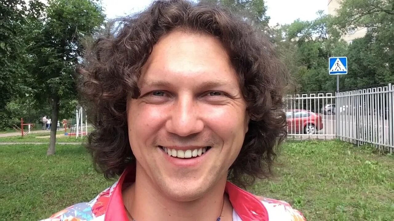 Кучерявый вечер: водил бабушку на концерт. Любимец публики и завсегдатай у Малах